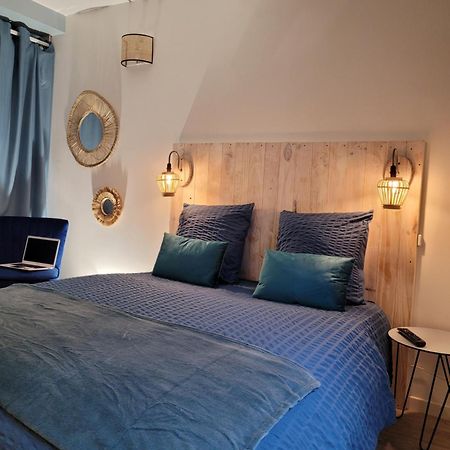 L'établissement LA PLAGE A 2 PAS , vous propose 4 appartements neufs avec services , lits faits à votre arrivée , serviettes de toilette , ménage , Wifi , en hyper centre , Vue mer à 50m , tout est accessible à pied Dieppe Esterno foto