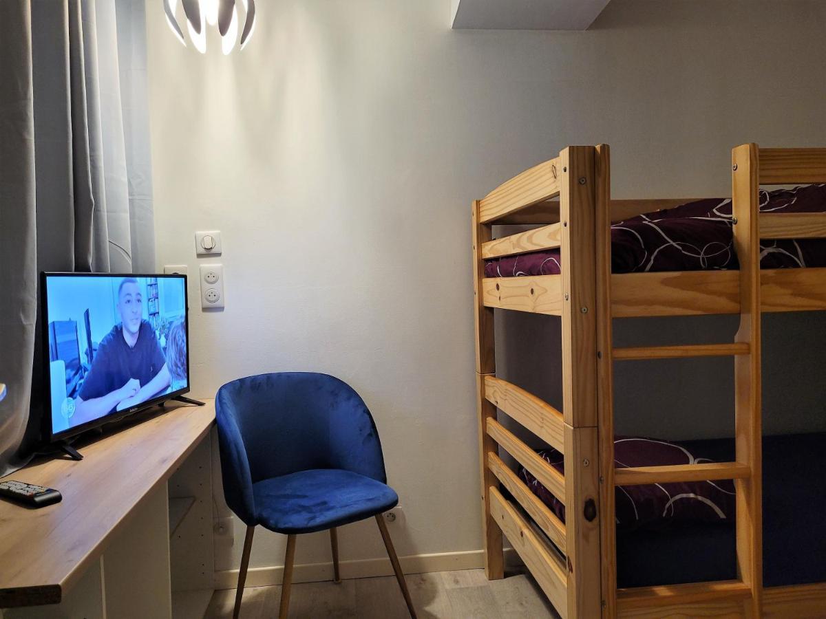L'établissement LA PLAGE A 2 PAS , vous propose 4 appartements neufs avec services , lits faits à votre arrivée , serviettes de toilette , ménage , Wifi , en hyper centre , Vue mer à 50m , tout est accessible à pied Dieppe Esterno foto