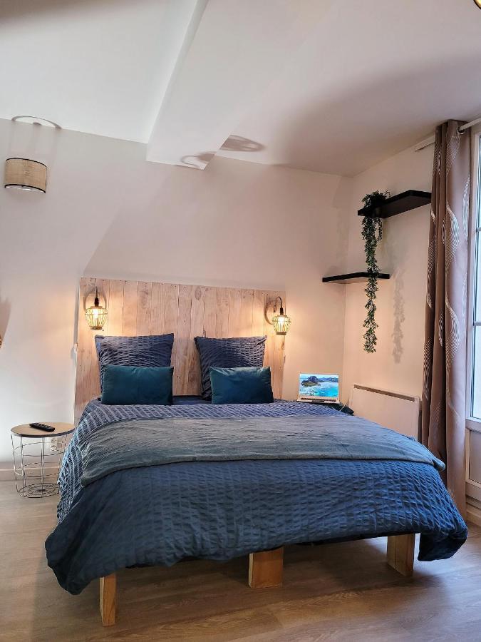 L'établissement LA PLAGE A 2 PAS , vous propose 4 appartements neufs avec services , lits faits à votre arrivée , serviettes de toilette , ménage , Wifi , en hyper centre , Vue mer à 50m , tout est accessible à pied Dieppe Esterno foto