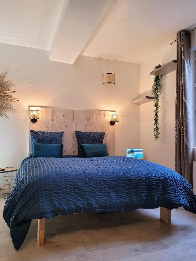 L'établissement LA PLAGE A 2 PAS , vous propose 4 appartements neufs avec services , lits faits à votre arrivée , serviettes de toilette , ménage , Wifi , en hyper centre , Vue mer à 50m , tout est accessible à pied Dieppe Esterno foto