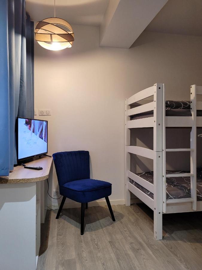 L'établissement LA PLAGE A 2 PAS , vous propose 4 appartements neufs avec services , lits faits à votre arrivée , serviettes de toilette , ménage , Wifi , en hyper centre , Vue mer à 50m , tout est accessible à pied Dieppe Esterno foto