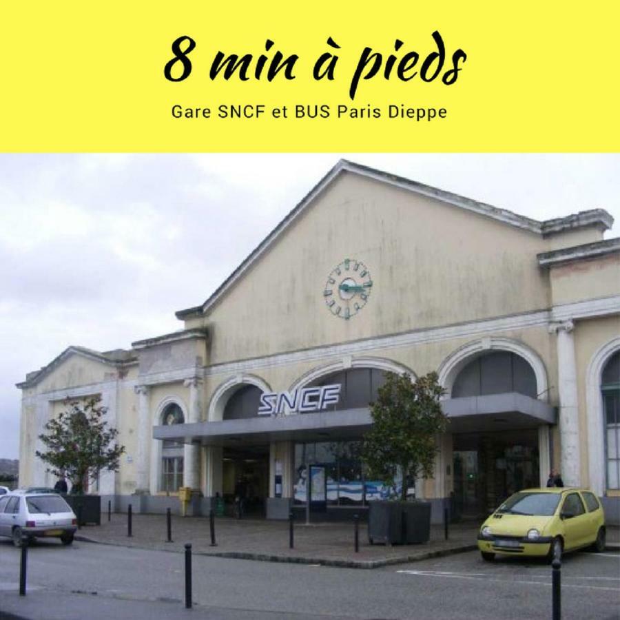 L'établissement LA PLAGE A 2 PAS , vous propose 4 appartements neufs avec services , lits faits à votre arrivée , serviettes de toilette , ménage , Wifi , en hyper centre , Vue mer à 50m , tout est accessible à pied Dieppe Esterno foto
