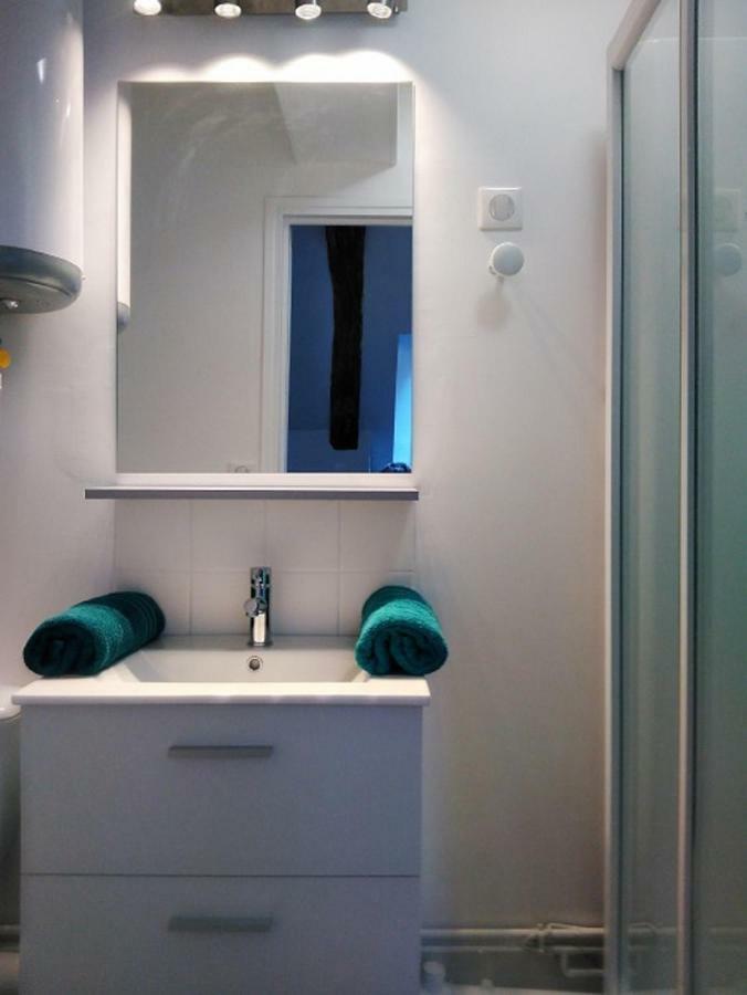 L'établissement LA PLAGE A 2 PAS , vous propose 4 appartements neufs avec services , lits faits à votre arrivée , serviettes de toilette , ménage , Wifi , en hyper centre , Vue mer à 50m , tout est accessible à pied Dieppe Esterno foto